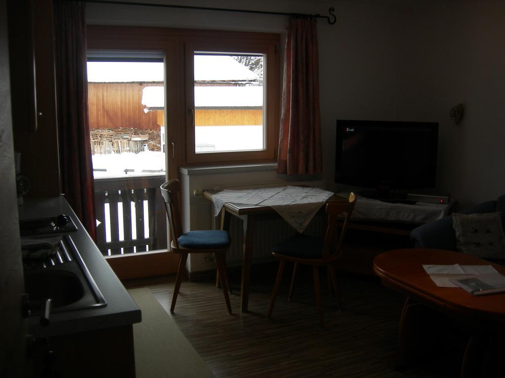 Haus Mooshof Apartment Lermoos Cameră foto